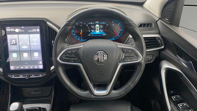 Second-hand 2020 MG Hector Hybrid Sharp MT BSIV for sale in Bangalore-12