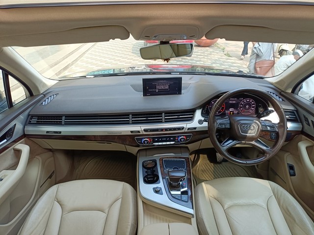 Second-hand 2017 Audi Q7 45 TDI Quattro Technology for sale in Mumbai-11