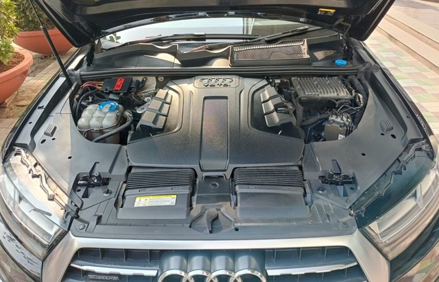 Second-hand 2017 Audi Q7 45 TDI Quattro Technology for sale in Mumbai-6