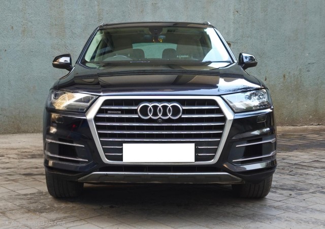 Second-hand 2017 Audi Q7 45 TDI Quattro Technology for sale in Mumbai-5