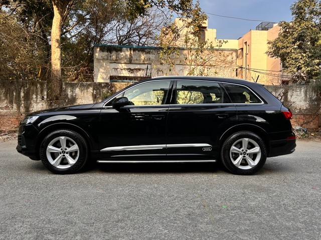 Audi Q7 Technology Limited Edition Second-hand 2022 Audi Q7 Technology Limited Edition for sale in New Delhi-3
