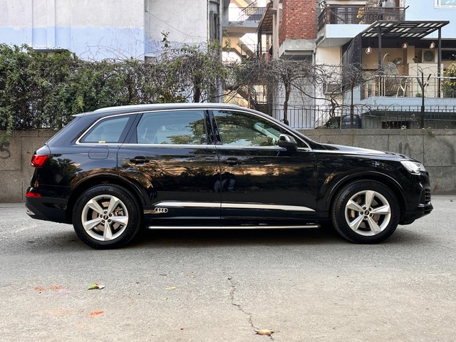 Audi Q7 Technology Limited Edition Second-hand 2022 Audi Q7 Technology Limited Edition for sale in New Delhi-1