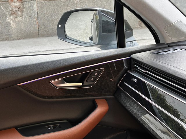 Audi Q7 Technology Limited Edition Second-hand 2022 Audi Q7 Technology Limited Edition for sale in New Delhi-15