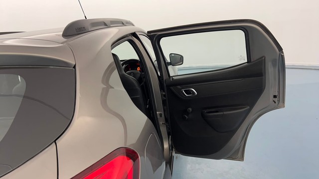 Second-hand 2018 Renault KWID 1.0 RXT Opt for sale in Kanpur-24