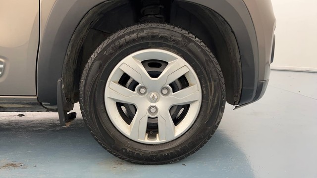 Second-hand 2018 Renault KWID 1.0 RXT Opt for sale in Kanpur-17