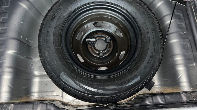 Second-hand 2018 Renault KWID 1.0 RXT Opt for sale in Kanpur-21