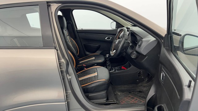 Second-hand 2018 Renault KWID 1.0 RXT Opt for sale in Kanpur-15