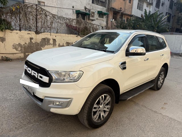 Second-hand 2018 Ford Endeavour 3.2 Titanium AT 4X4 for sale in New Delhi-4