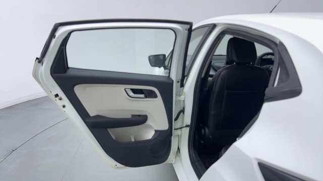 Second-hand 2021 Tata Altroz XZ Diesel for sale in Gurgaon-32