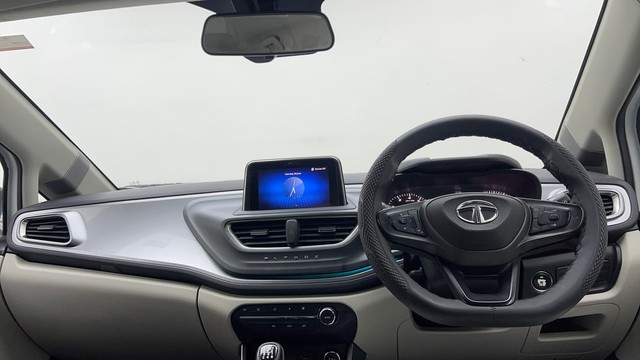 Second-hand 2021 Tata Altroz XZ Diesel for sale in Gurgaon-11