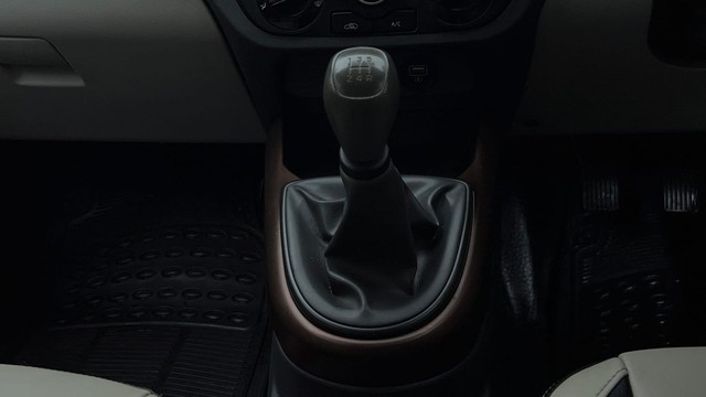 Second-hand 2022 Hyundai Aura S Diesel for sale in Sonipat-12