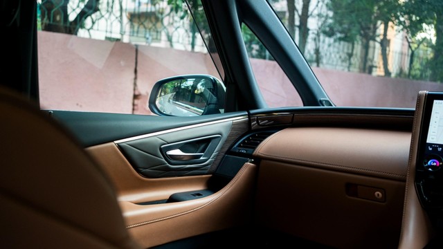 Second-hand 2025 Toyota Vellfire VIP Executive Lounge for sale in New Delhi-11