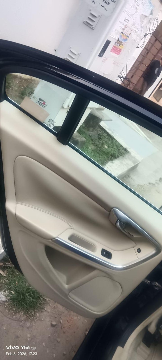 Second-hand 2017 Volvo S60 D4 KINETIC for sale in Chennai-5