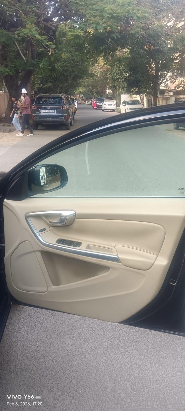 Second-hand 2017 Volvo S60 D4 KINETIC for sale in Chennai-12