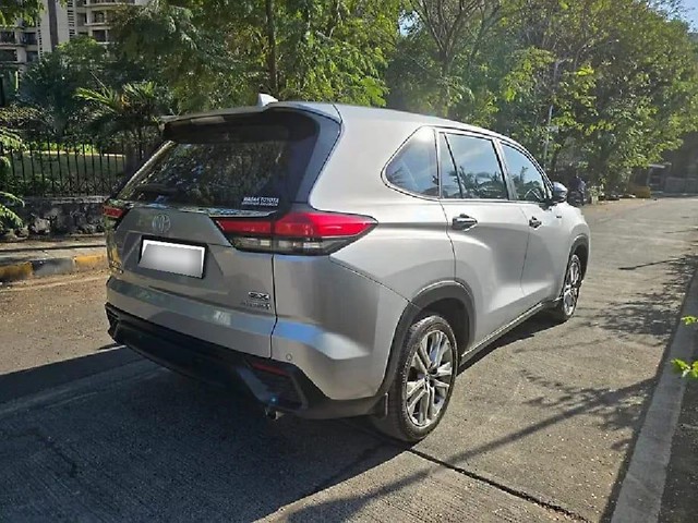 Second-hand 2024 Toyota Innova Hycross ZX(O) Hybrid for sale in Mumbai-16