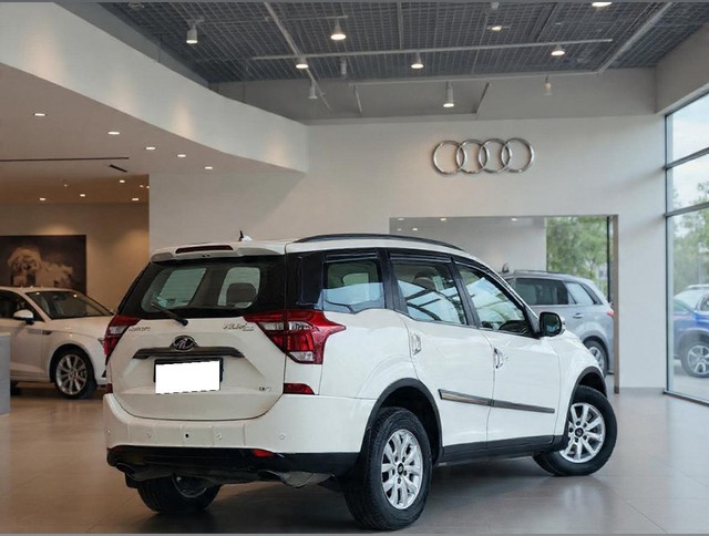 Second-hand 2018 Mahindra XUV500 W7 BSIV for sale in New Delhi-6