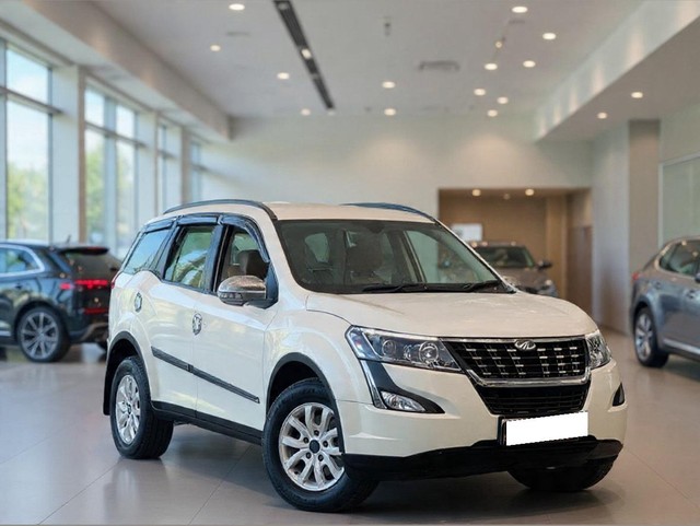 Second-hand 2018 Mahindra XUV500 W7 BSIV for sale in New Delhi-0