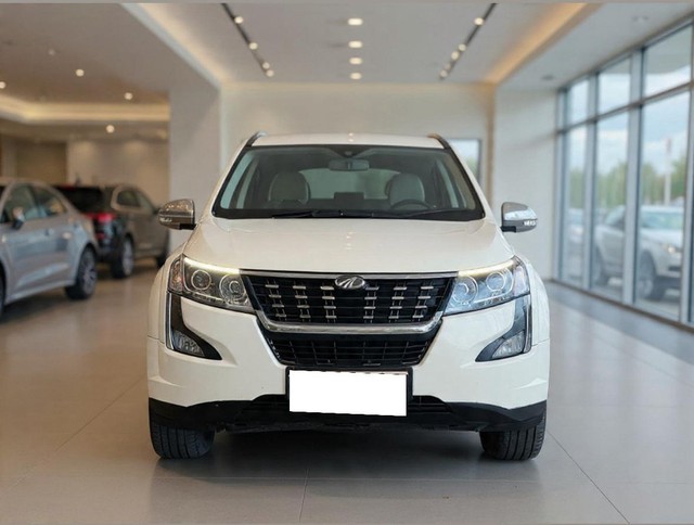 Second-hand 2018 Mahindra XUV500 W7 BSIV for sale in New Delhi-3