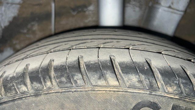 Second-hand 2015 Hyundai Xcent Petrol for sale in Chennai-39