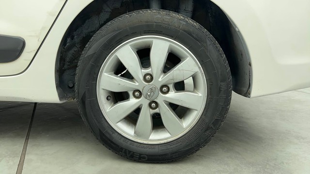 Second-hand 2015 Hyundai Xcent Petrol for sale in Chennai-19