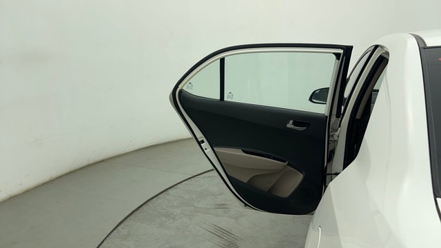 Second-hand 2015 Hyundai Xcent Petrol for sale in Chennai-29