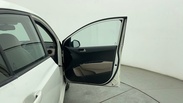 Second-hand 2015 Hyundai Xcent Petrol for sale in Chennai-16