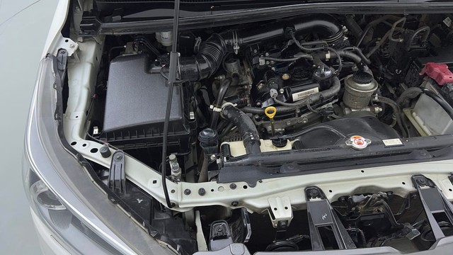 Second-hand 2022 Toyota Innova Crysta 2.7 VX 7 STR for sale in Noida-39