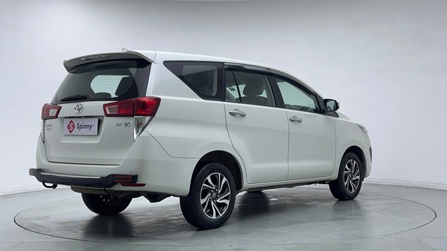 Second-hand 2022 Toyota Innova Crysta 2.7 VX 7 STR for sale in Noida-3