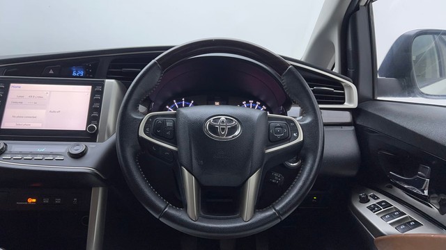 Second-hand 2022 Toyota Innova Crysta 2.7 VX 7 STR for sale in Noida-30