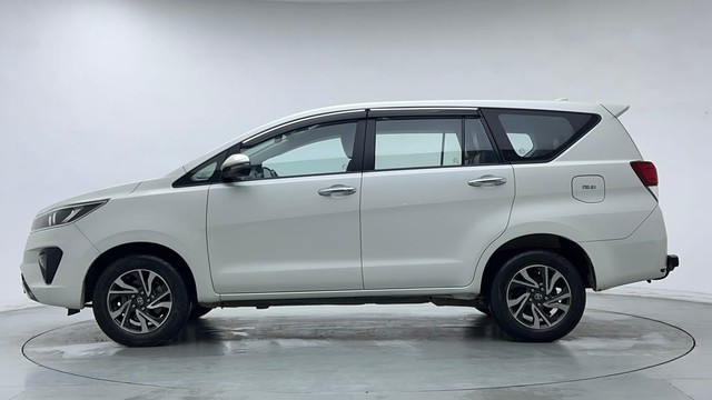 Second-hand 2022 Toyota Innova Crysta 2.7 VX 7 STR for sale in Noida-6