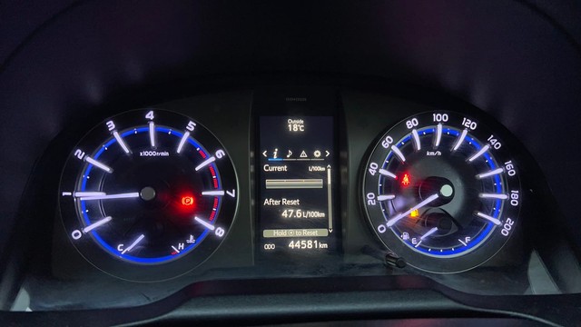 Second-hand 2022 Toyota Innova Crysta 2.7 VX 7 STR for sale in Noida-13