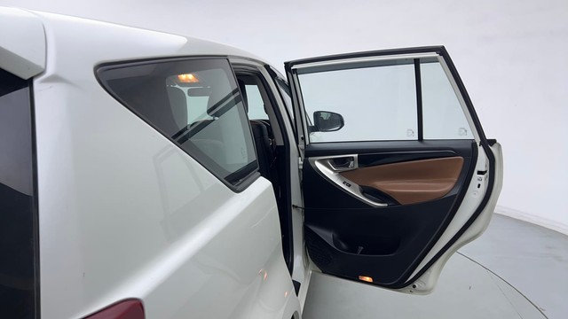 Second-hand 2022 Toyota Innova Crysta 2.7 VX 7 STR for sale in Noida-34