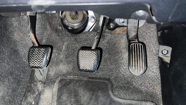 Second-hand 2022 Toyota Innova Crysta 2.7 VX 7 STR for sale in Noida-14