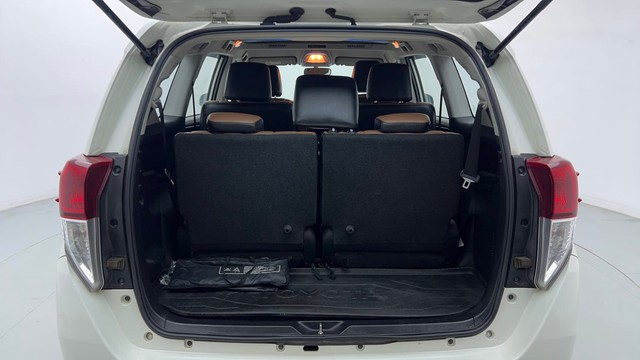 Second-hand 2022 Toyota Innova Crysta 2.7 VX 7 STR for sale in Noida-9