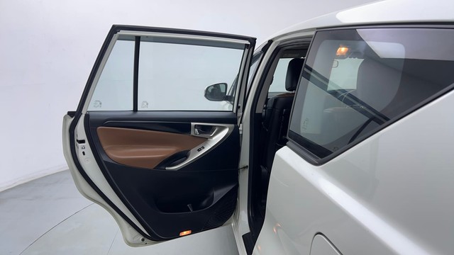 Second-hand 2022 Toyota Innova Crysta 2.7 VX 7 STR for sale in Noida-33