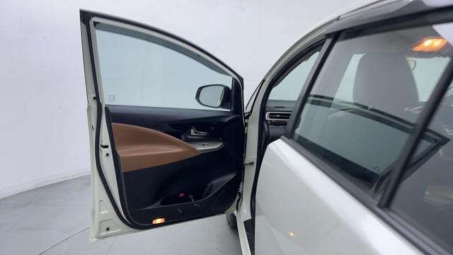 Second-hand 2022 Toyota Innova Crysta 2.7 VX 7 STR for sale in Noida-38