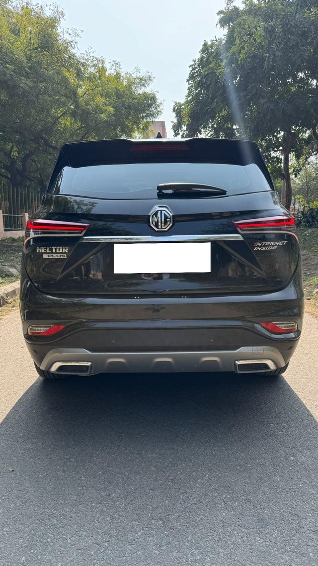 Second-hand 2023 MG Hector Plus Sharp CVT for sale in New Delhi-2