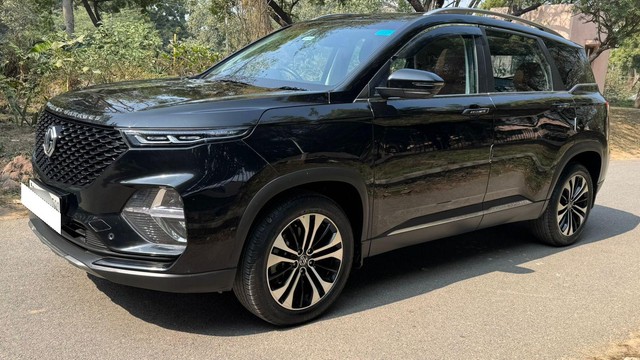 Second-hand 2023 MG Hector Plus Sharp CVT for sale in New Delhi-8