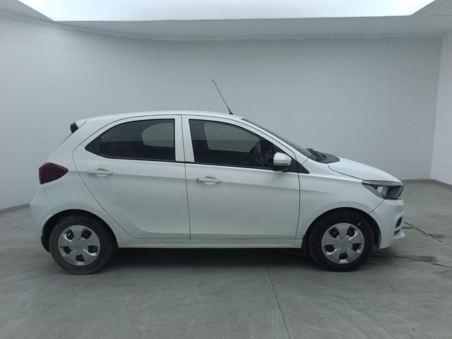 Second-hand 2021 Tata Tiago 1.2 Revotron XT for sale in Visakhapatnam-2