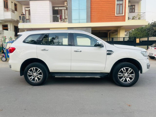 Second-hand 2016 Ford Endeavour 2.2 Titanium AT 4X2 for sale in Jaipur-1