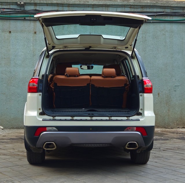 Second-hand 2017 Tata Hexa XMA for sale in Mumbai-7