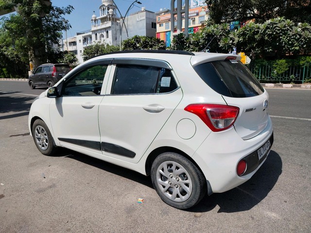 Second-hand 2018 Hyundai Grand i10 1.2 Kappa Sportz Option for sale in New Delhi-7