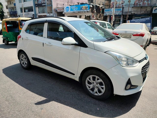 Second-hand 2018 Hyundai Grand i10 1.2 Kappa Sportz Option for sale in New Delhi-2