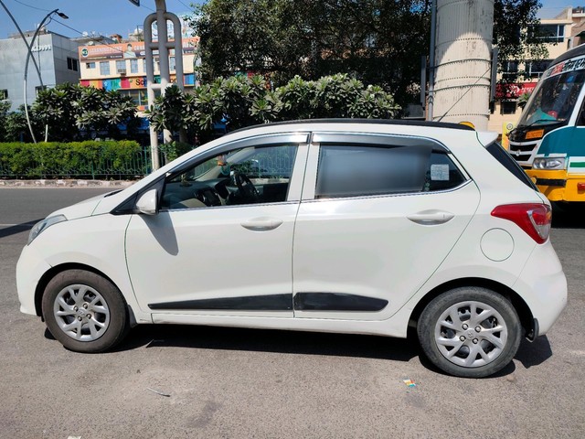 Second-hand 2018 Hyundai Grand i10 1.2 Kappa Sportz Option for sale in New Delhi-5