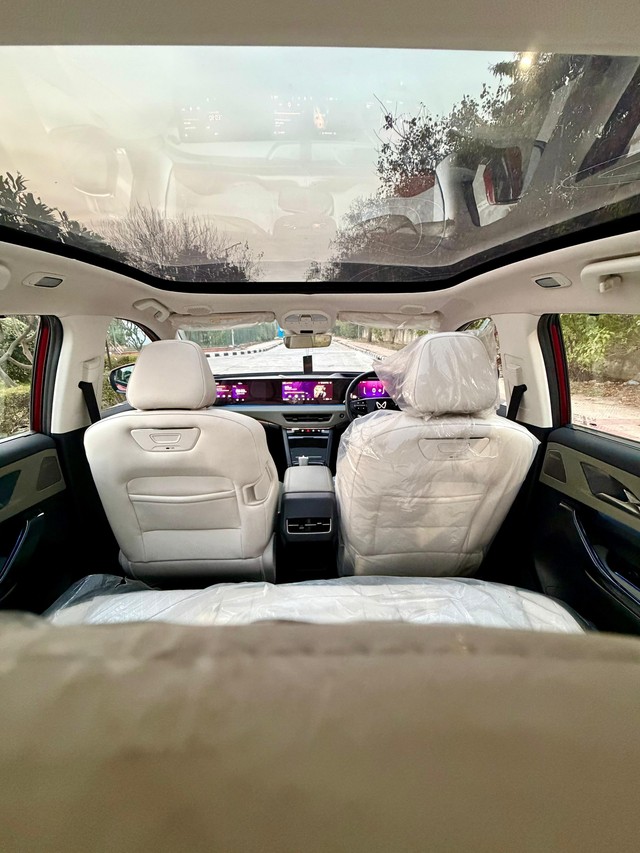 Second-hand 2025 Mahindra XEV 9e Pack Three for sale in New Delhi-9