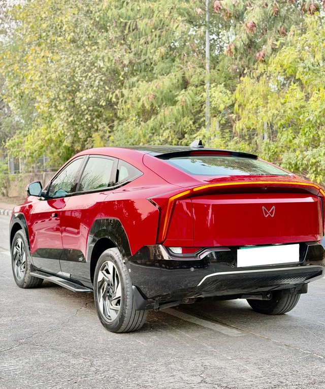 Second-hand 2025 Mahindra XEV 9e Pack Three for sale in New Delhi-6