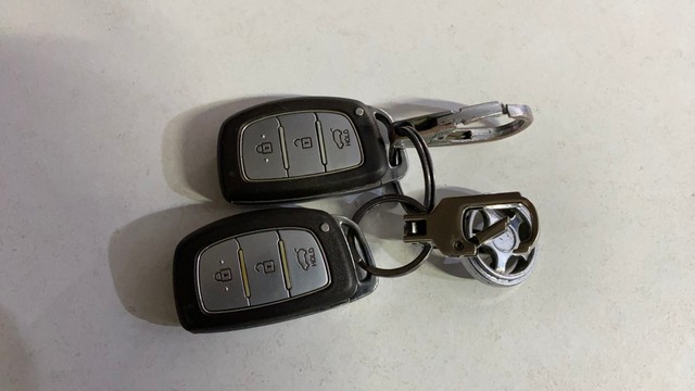 Second-hand 2016 Hyundai i20 Active 1.2 SX for sale in Noida-21