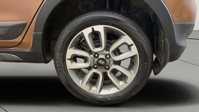 Second-hand 2016 Hyundai i20 Active 1.2 SX for sale in Noida-27