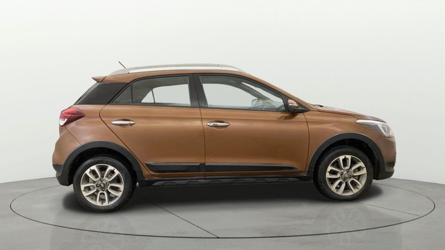 Second-hand 2016 Hyundai i20 Active 1.2 SX for sale in Noida-1