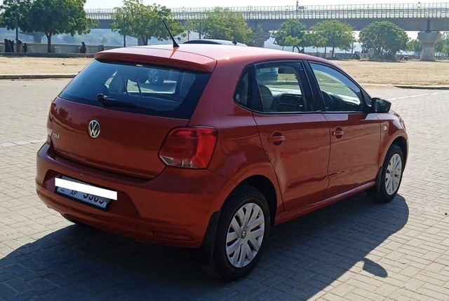 Volkswagen Polo 1.2 MPI Comfortline Second-hand 2015 Volkswagen Polo 1.2 MPI Comfortline for sale in Ahmedabad-5